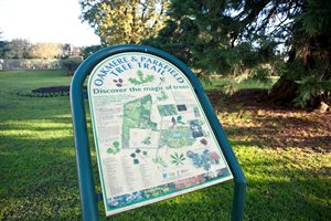 Oakmere Park sign