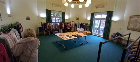 The Radlett Centre clothes swap Feb 22