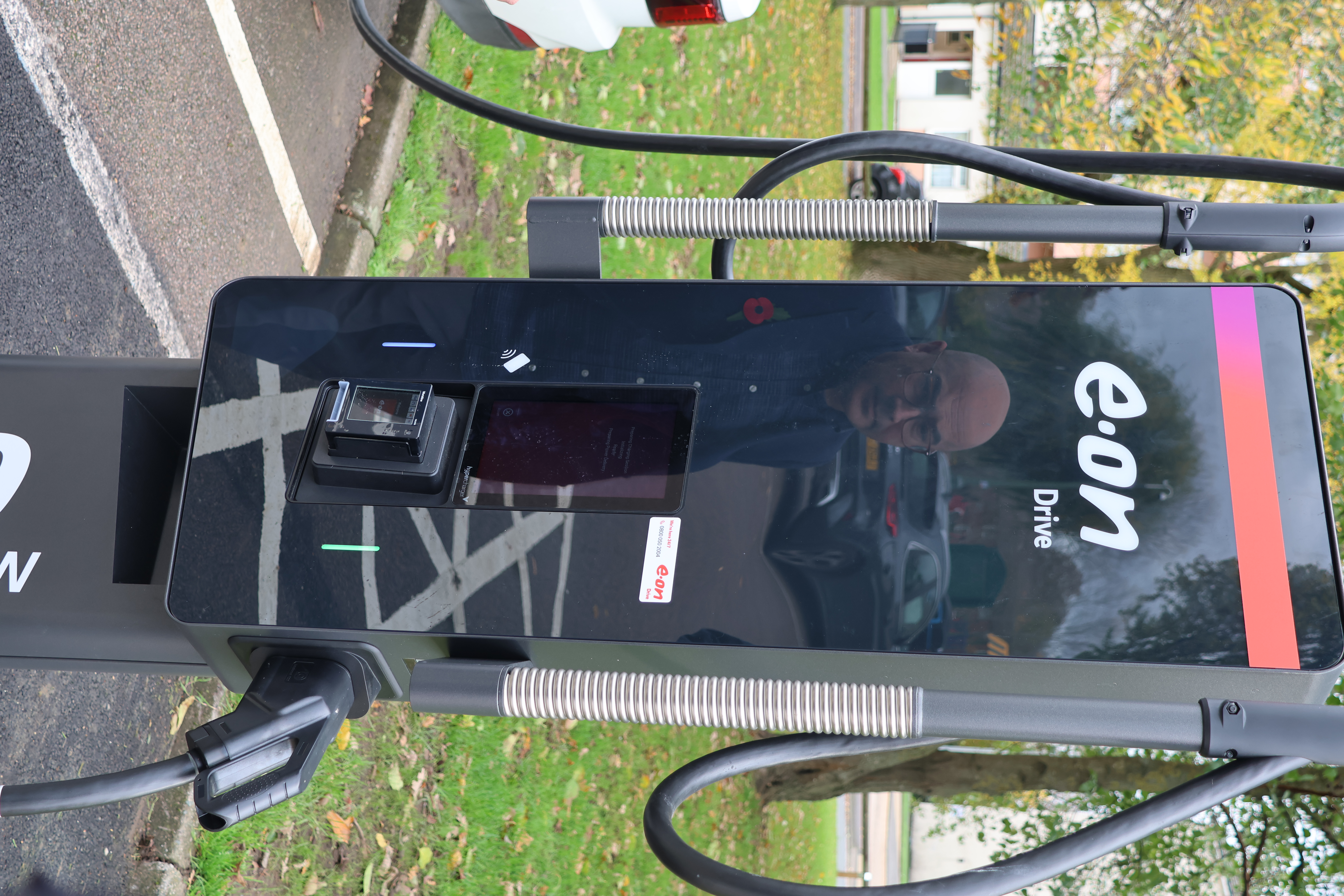 Cllr Richards reflection in new EV charging